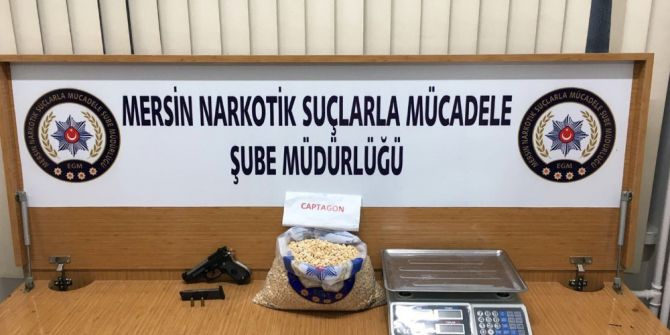 Mersin’de 29 bin 700 adet uyuşturucu hap ele geçirildi