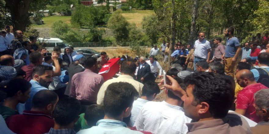 Teröristlerin Öldürdüğü Ak Parti Gençlik Kolları Başkanı Adıyaman Defnedildi