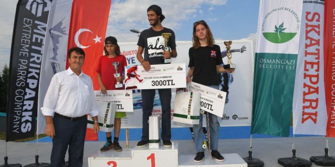 Kaykay yarışması nefes kesti