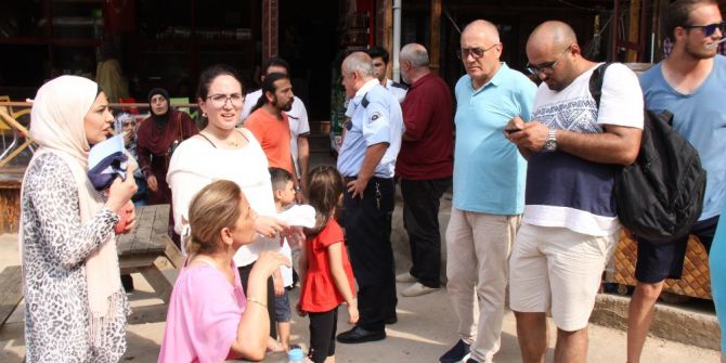 Kartepe’ye gezmeye gelen Iraklı ailenin çantası çalındı