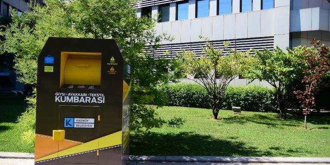 İkinci el kıyafetler çöpe değil kumbaraya