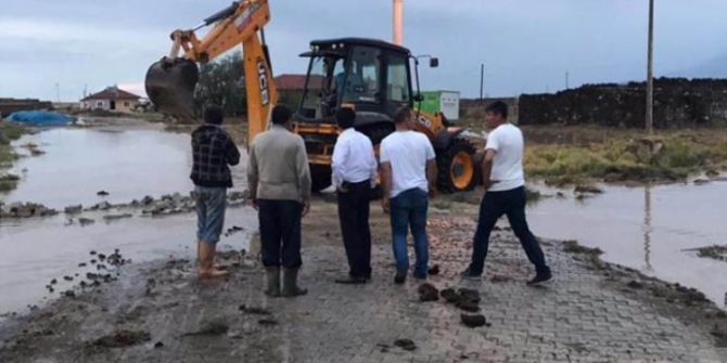 Ereğli Belediyesi, sele maruz kalan bölgelere anında müdahale etti