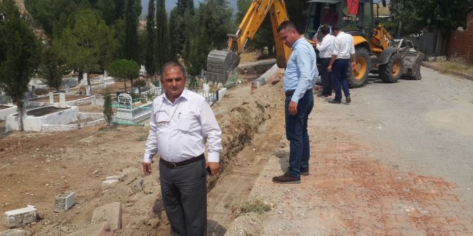 Mezarlıklarda hummalı çalışma