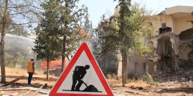 Şanlıurfa’da deprem riski bulunan 300 konut yıkılıyor