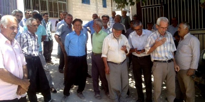 Dört günde yarım saat su