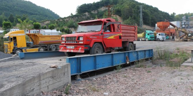 Kaçak kömür taşıyan kamyona 20 bin TL ceza