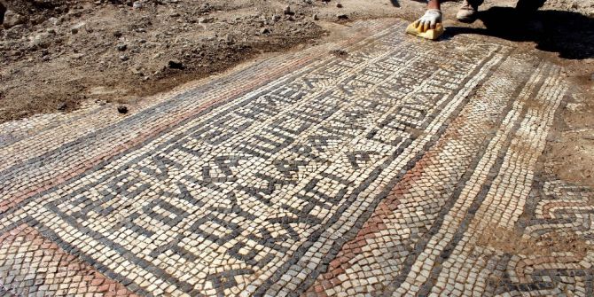 Besni ilçesindeki mozaik taşındı
