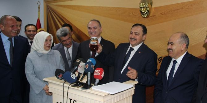 Bakan Eroğlu: “Devlet babanın yaptığını insana babası yapmaz”