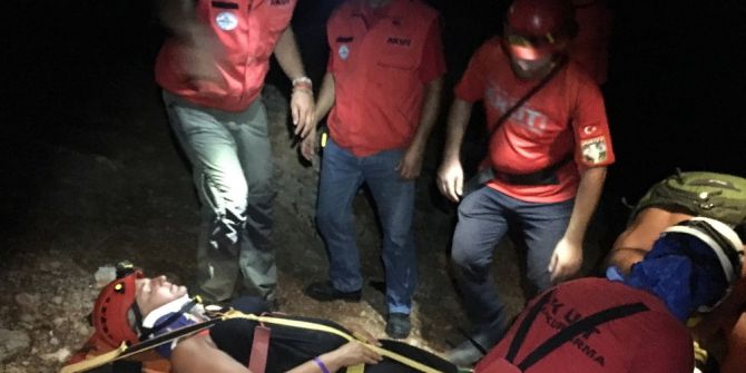 Ayağı kırılınca dağda mahsur kalan İskoç kadını AKUT kurtardı