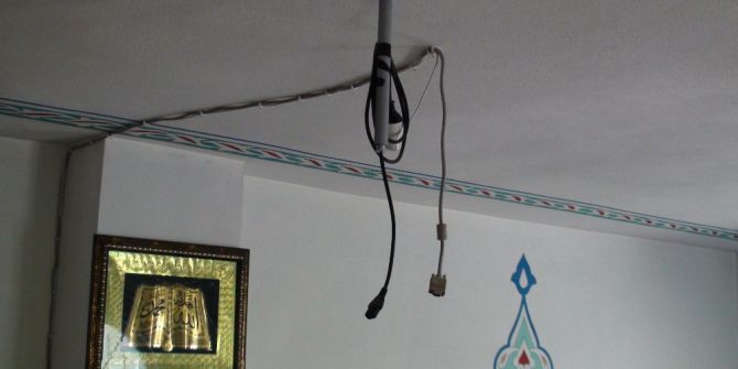 Sultanbeyli’de camiye giren hırsız projeksiyon cihazını çaldı