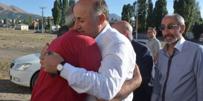 Vali Azizoğlu’ndan Demir ailesine taziye ziyareti