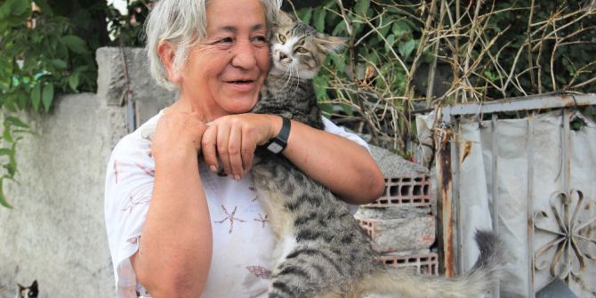 Hurdacı kadının hayvan sevgisi