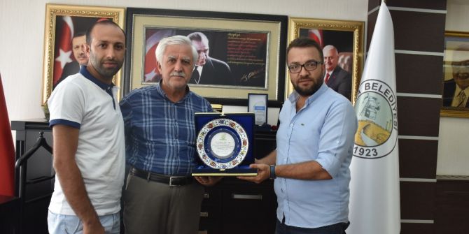 ADIFED’den Başkan Toprak’a plaket