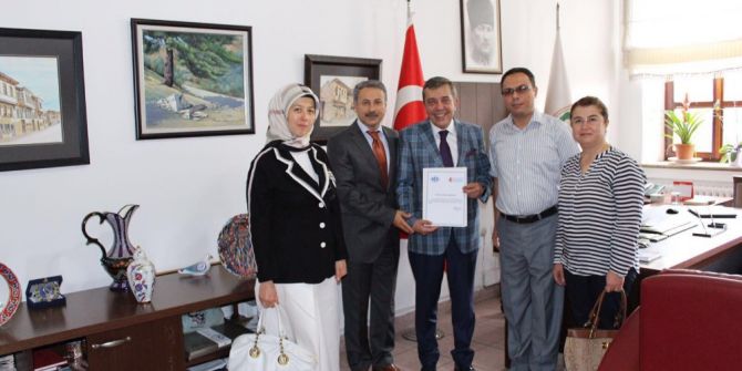 Defterdarlıktan Başkan Ahmet Atam’a teşekkür belgesi