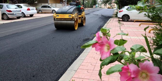 Gökkuşağı asfaltla bezendi