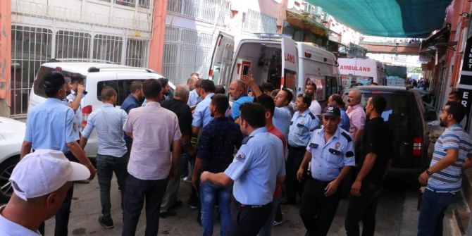 Esnafların kavgası kanlı bitti