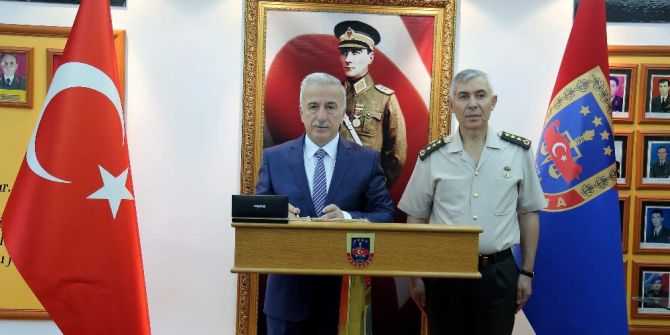 Vali Kamçı’dan İl Jandarma Komutanlığına ziyaret