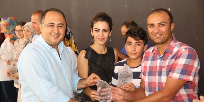 Finikeli başarılı öğrenciler ödüllendirildi