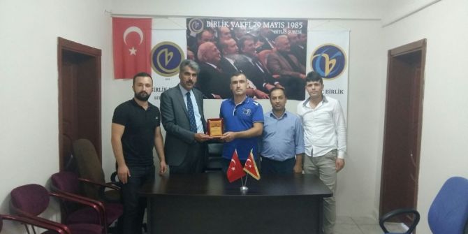 Birlik Vakfından jandarmaya teşekkür plaketi