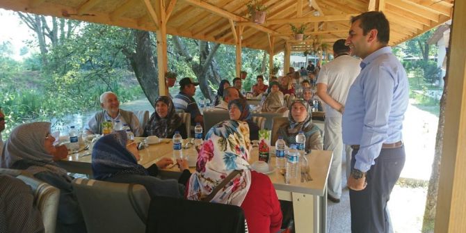 Şehit aileleri ve gaziler piknikte bir araya geldi