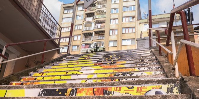 İlkadım renkli merdivenlerle yenileniyor