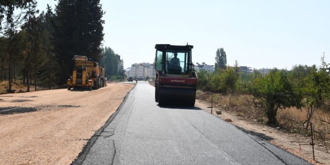 Konyaaltı Göksu Çayı Köprüsü’ne sıcak asfalt