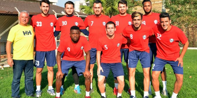 Foça Belediyespor topbaşı yaptı