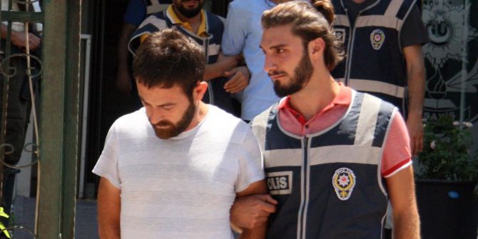 Garson kılığına giren polisler hırsızlık çetesi çökertti