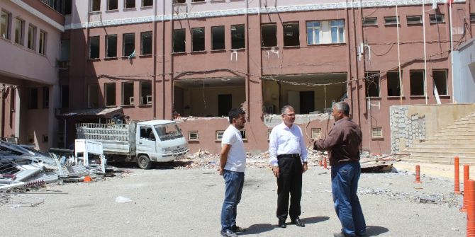 Eski devlet hastanesinin yıkımına başlandı