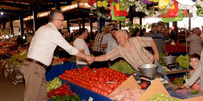 Mobil başkan pazar yerinde