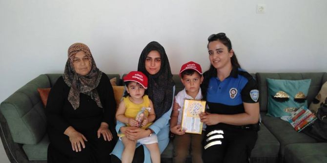 Polisler şehit ailelerini yalnız bırakmıyor