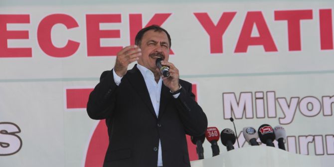 Bayramda bir gün tatil yapacağını açıklayan Bakan Eroğlu’ndan müteahhitlere uyarı