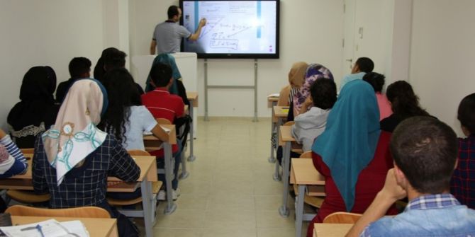 Öğrenciler belediyelerin eğitim merkezlerine yöneliyor