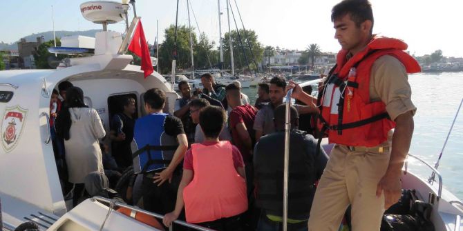 Ayvacık’ta 51 kaçak göçmen yakalandı