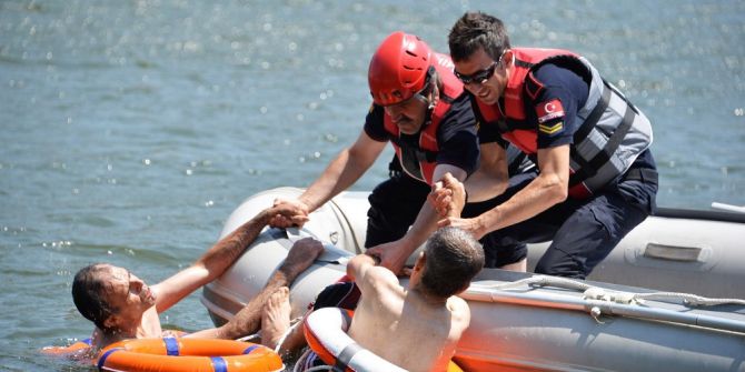 Bozüyük Belediyesi itfaiye ekiplerinden nefes kesen tatbikat