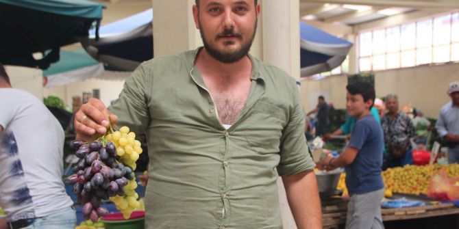 Kilosu 5 TL’den satışa çıkan çekirdeksiz üzüme ilgi yoğun