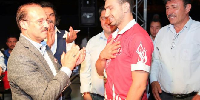 Engelleri başarıya engel olmadı