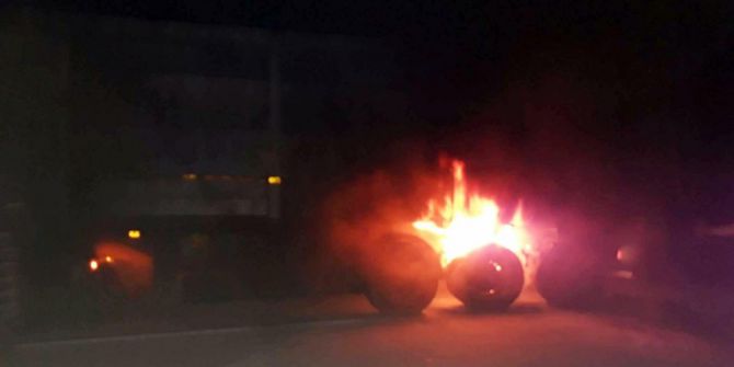 Hareket halindeki tır alev alev yandı