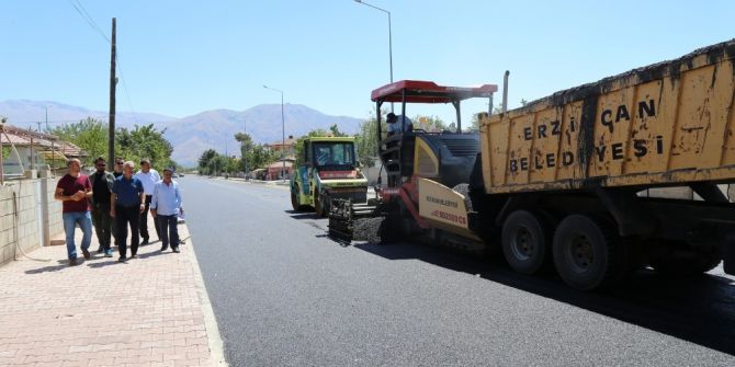 Şehit Albay Faruk Sungur Caddesinde asfalt çalışmaları