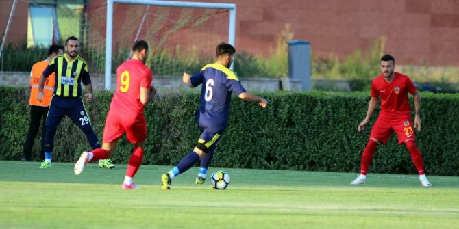 Kayserispor, Tarsus İdman Yurdu ile hazırlık maçı oynadı