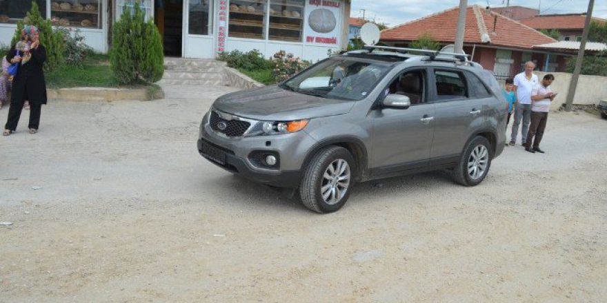 Motosikletle Otomobil Kafa Kafaya Çarpıştı: 2 Yaralı