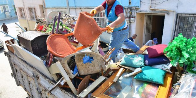 Çöp evlerden 35 ton atık çıkarıldı