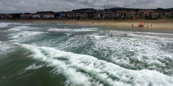 Yükselen dalgalara dikkat