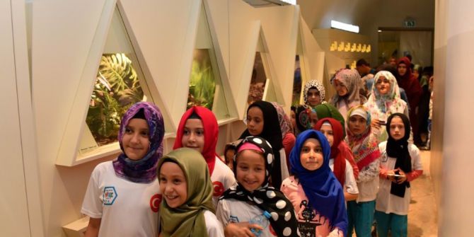 Hatıra Yaz Okulu öğrencileri Tropikal Kelebek Bahçesi’ni gezdi