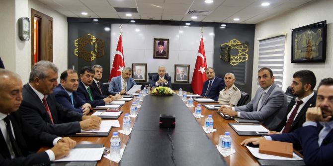 Vali Kamçı: “Kayserispor, takımı ve taraftarıyla en centilmen takım olmalı”