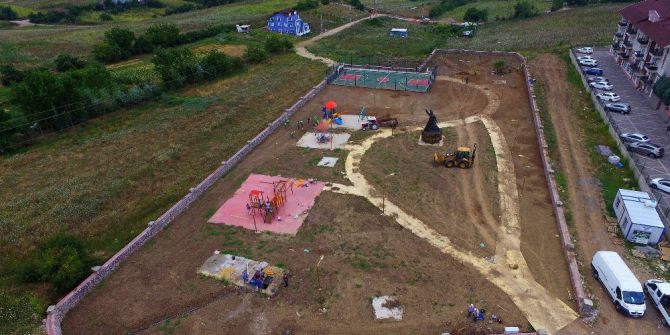 Yeşilyurt Mahallesi Mevlana Parkı  tamamlanmak üzere