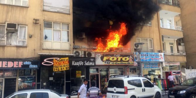 7 katlı binada çıkan yangın paniğe neden oldu