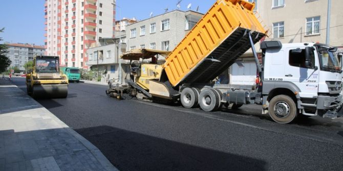 Yunus Emre ile Mevlana Caddesi yenileniyor
