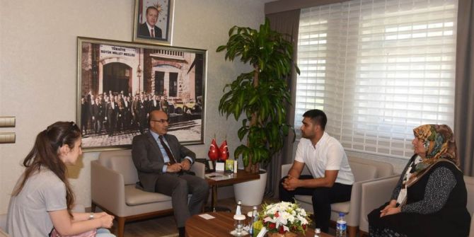 Vali Demirtaş: "Şehit ailelerine her her platformda sahip çıkacağız"