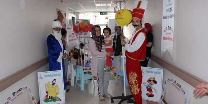 Hastaneler masal bahçesi oldu